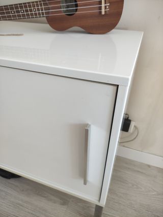 Mueble TV blanco - 2 puertas
