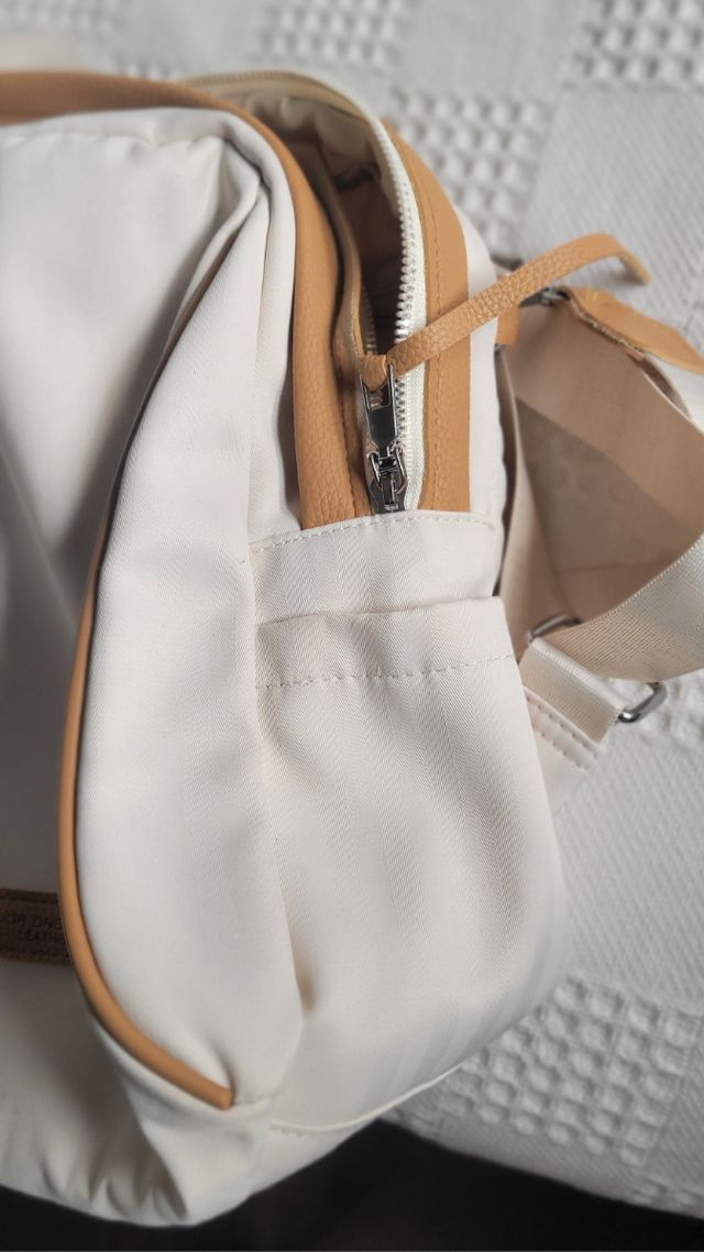 Mochila bandolera blanca