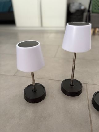 3 Lampade LED. Regolabili in altezza, cavo usb