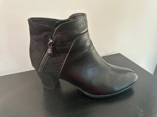 Botines negros Viviene -talla 39