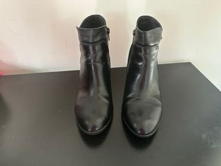 Botines negros Viviene -talla 39