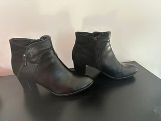 Botines negros Viviene -talla 39