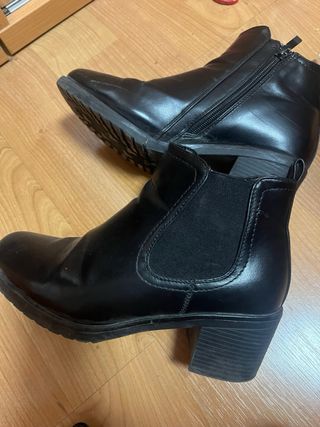 Botines negros mujer