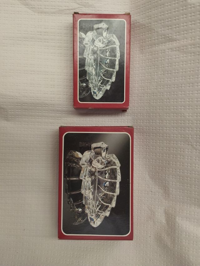 Cenicero cristal: 2 piezas resto estoc joyería. 