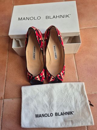 Manolo Blahnik Pumps - Rojo y Negro