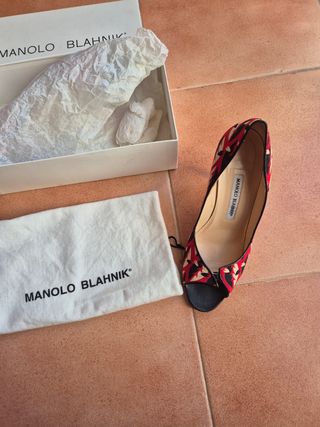 Manolo Blahnik Pumps - Rojo y Negro