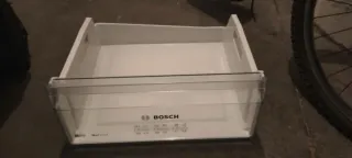 Repuestos frigorifico bosch.15 euros la pieza.