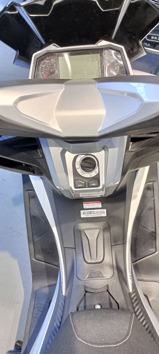 KEEWAY VIESTE 300 - Scooter