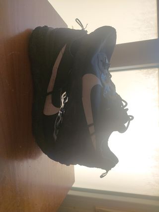 Tenis Nike React - negros
