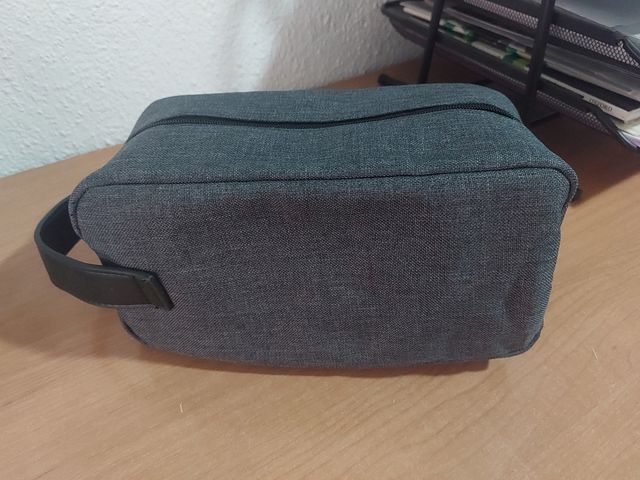 Bolsa aseo AXE gris
