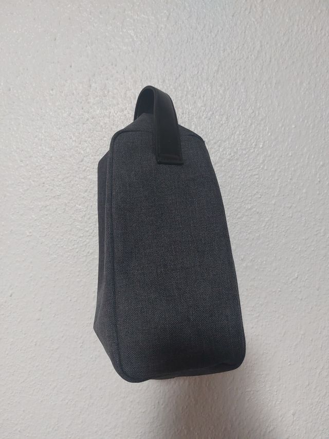 Bolsa aseo AXE gris