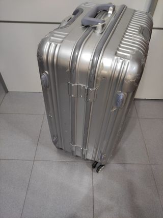 Maleta color plata - Viajes 65/41/30 medidas.