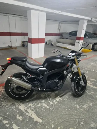 Hyosung GT125R 125cc itv hasta diciembre de 2027