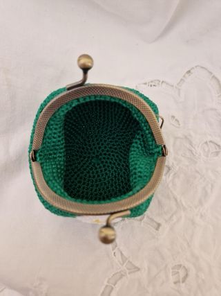 Portamonete uncinetto verde e bianco