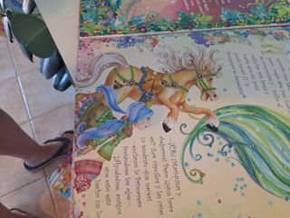 Libro ilustrado En busca de la primavera. 