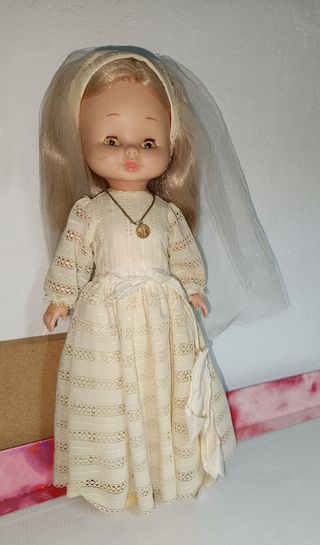 Megy Muñeca Comunión Famosa