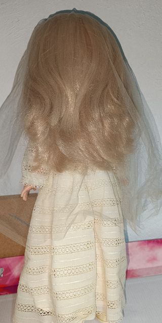 Megy Muñeca Comunión Famosa