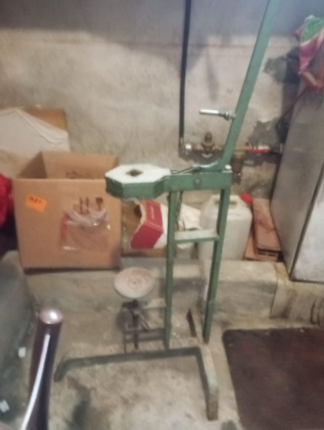 Tappatrice a colonna vintage