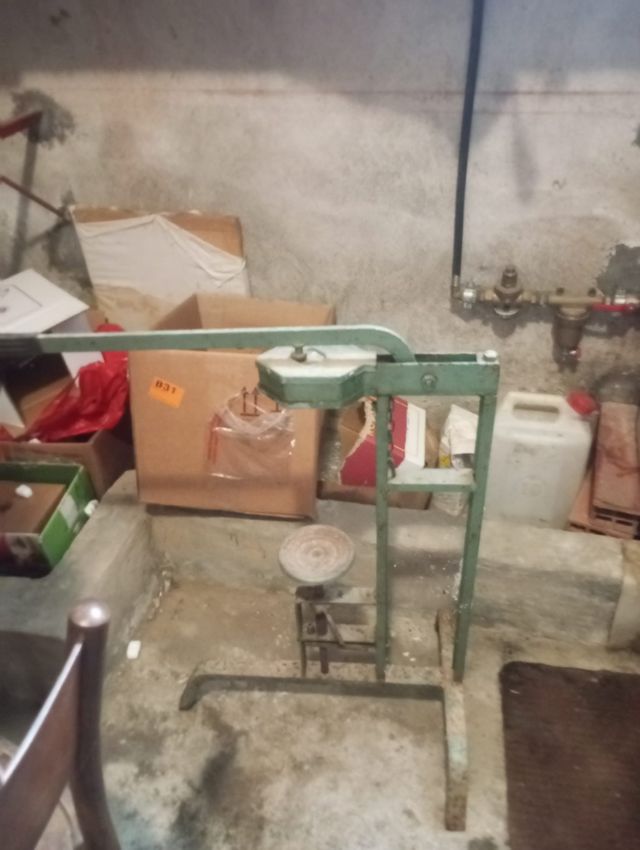 Tappatrice a colonna vintage