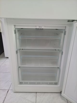 NEVERA MARCA LIEBHERR 