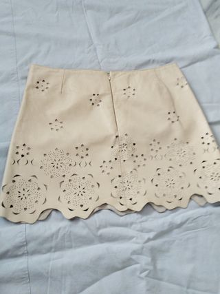 Falda piel beige-talla única
Piel de cabra 100% 