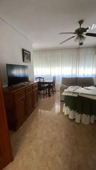 alquiler vacacional, 2 baños, 4 habitataciones.