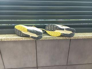 Zapatillas Nike Pegasus Trail 5 - Blanco/Amarillo