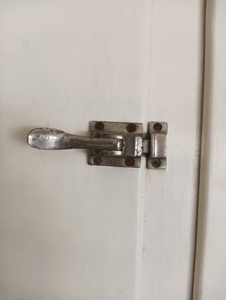 Alacena vintage blanca de madera