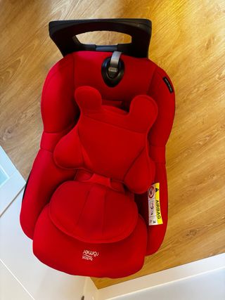 Britax Römer Dualfix i-Size roja
