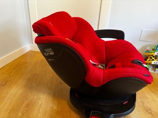 Britax Römer Dualfix i-Size roja