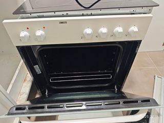Horno Zanussi con vitrocerámica