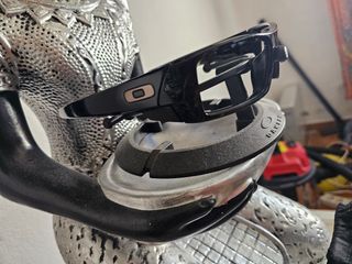 Gascan Oakley Polished Black Original.