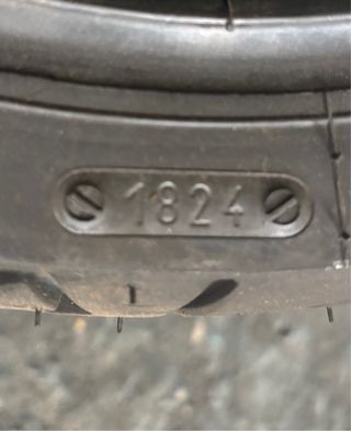 NEUMATICO SUELTO NUEVO 120 70 13 MICHELIN 