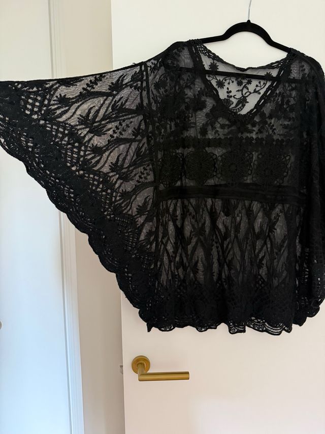 Blusa negra bordada - Semitransparente