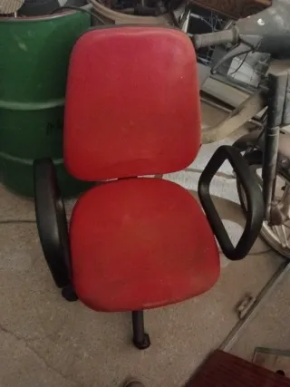 Silla giratoria azul