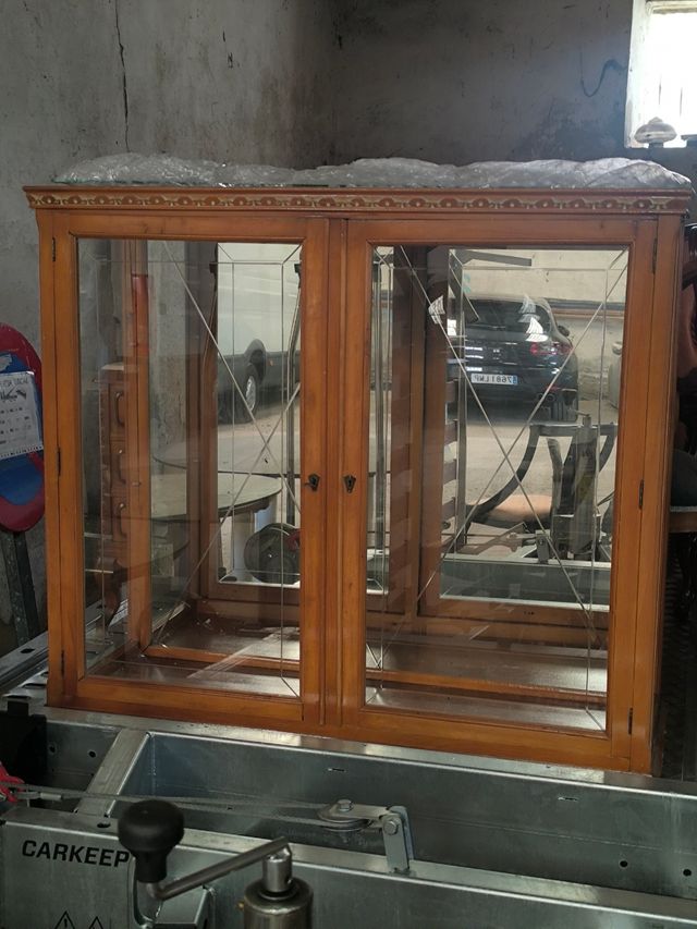 Vitrina antigua madera cristal