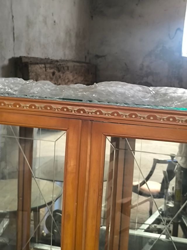 Vitrina antigua madera cristal