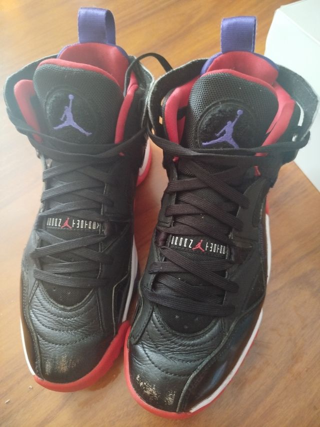 Zapatillas Jordan Two Trey-Negras y Rojas original