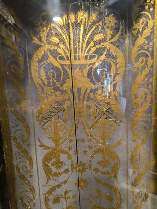 Capilla antigua de madera tallada