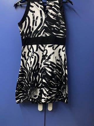 Vestido blanco y negro