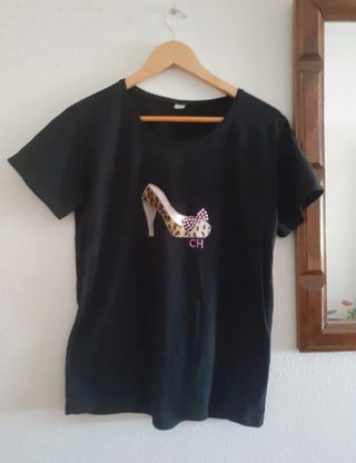 Camiseta negra de algodón. L