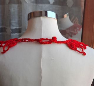 Collana uncinetto rossa