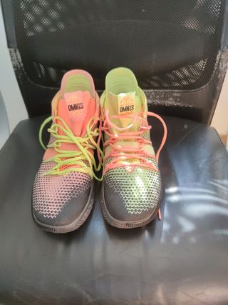 Zapatillas baloncesto hombre - verdes y rosas