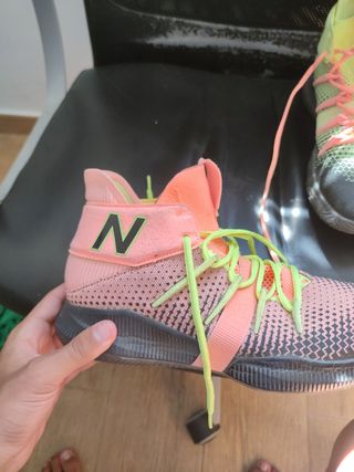 Zapatillas baloncesto hombre - verdes y rosas