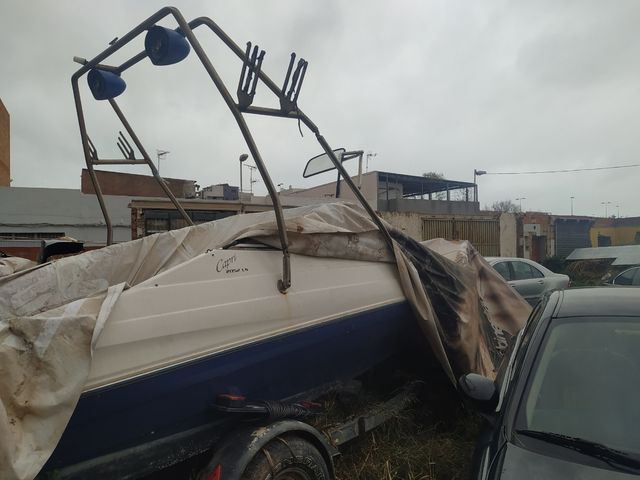Bayliner Capri 2052 LS motor averiado con remolque