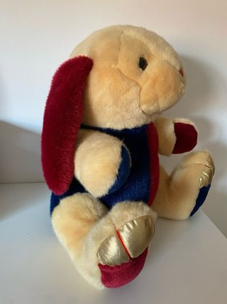 PELUCHE conejo colores del barca.38 cm de alto.