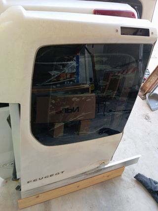 Cristal Peugeot expert puerta trasera izquierda 
