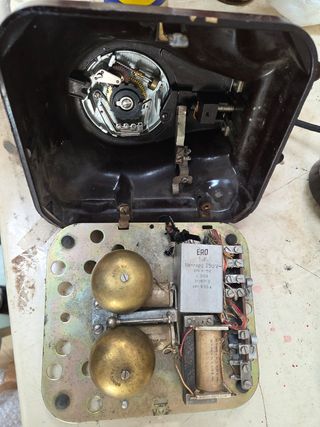 Antiguo teléfono baquelita marron standard electri