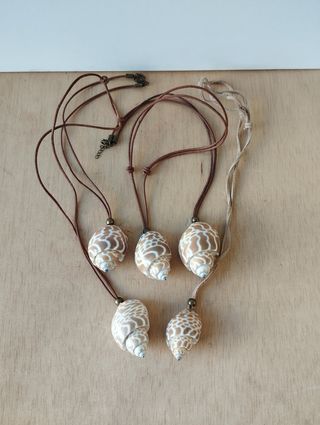 Colgantes caracola: 5 piezas