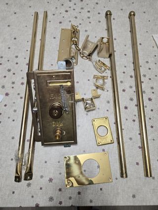 Cerradura FAC MB86 dorada